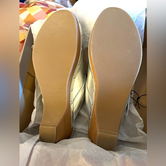 NIB silver vegan leather clogs w/strap detail - Picture 4 of 5